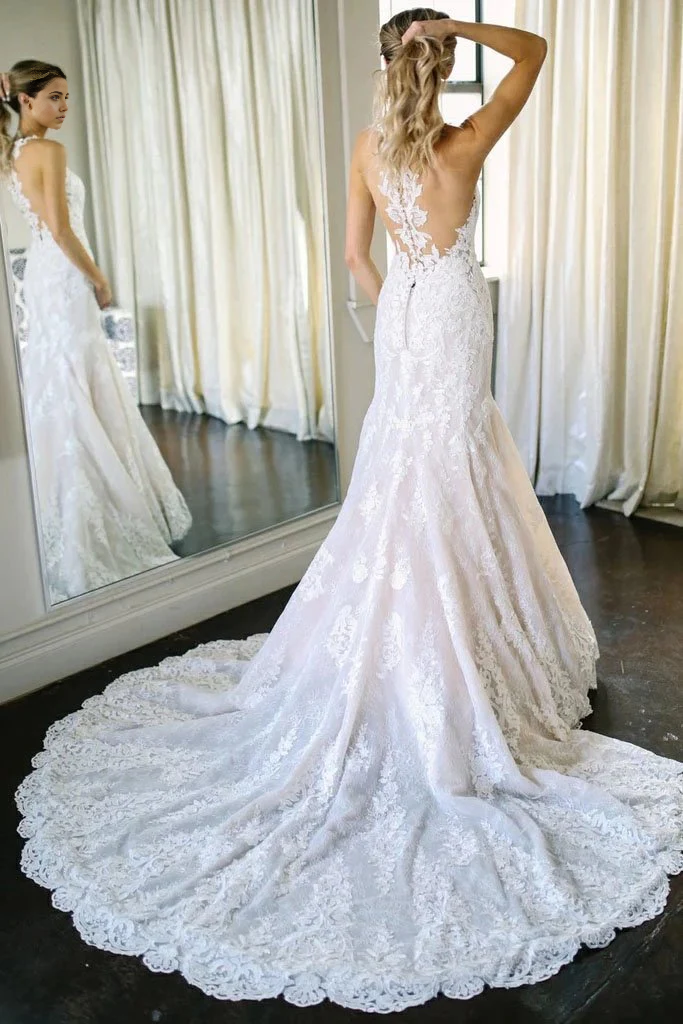 Vestidos de novia color marfil con apliques y encaje sin mangas de sirena